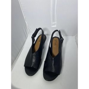 Soft euro soft black heeled sandals size 8.5 Wide